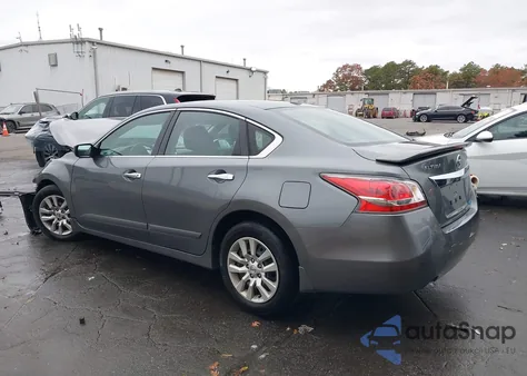 2015 Nissan Altima 2.5 S z USA, uszkodzony, nr VIN 1N4AL3AP8FN869360